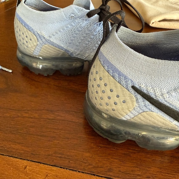 Nike Women’s VaporMax Flyknit 2 AirMax Sneakers in Aluminum, size 10 - Picture 8 of 10
